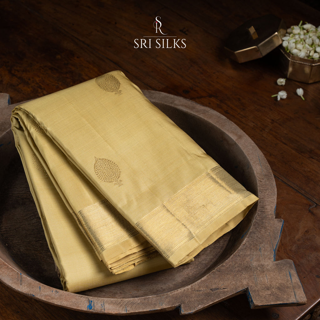 Golden Kanjivaram Silk Saree with Zari Leaf Motifs RS-KAN-GLD-052