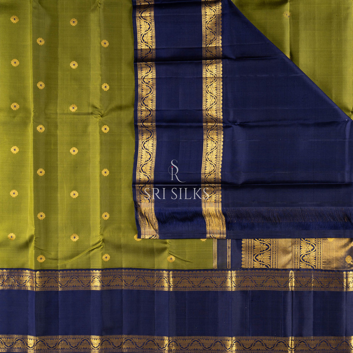 Kanjivaram Silk Saree in Olive Green with Navy Blue Zari Border SSK-KS-OLGN-017