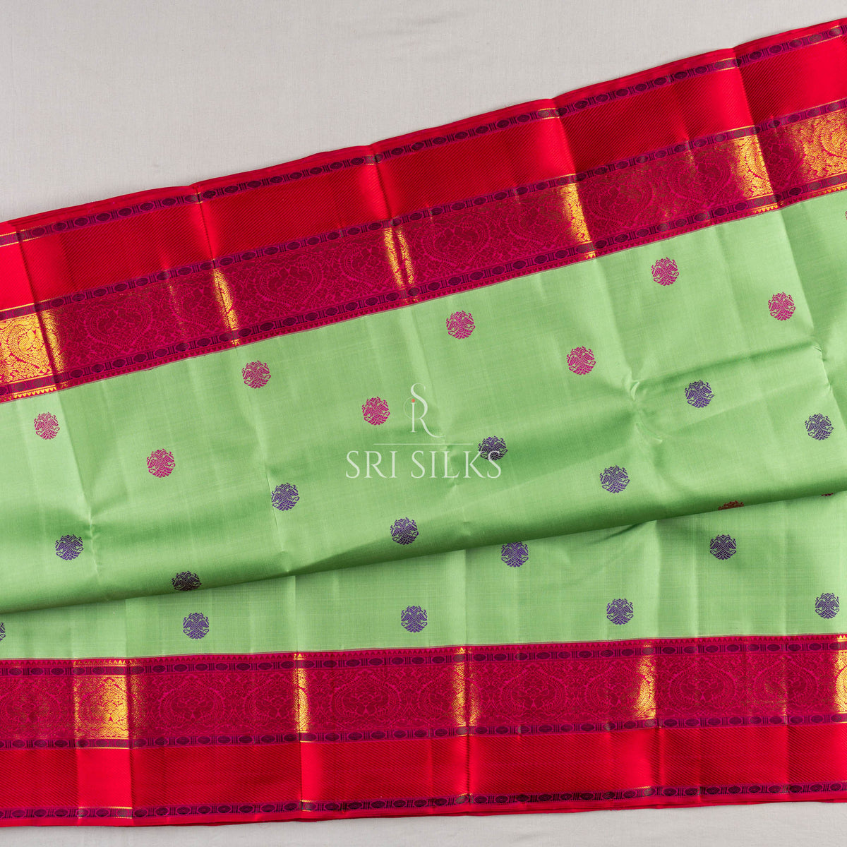 Kanjivaram Silk Saree in Leaf Green with Crimson Red & Gold Zari SRS-KAN-GRN-CRIM-045