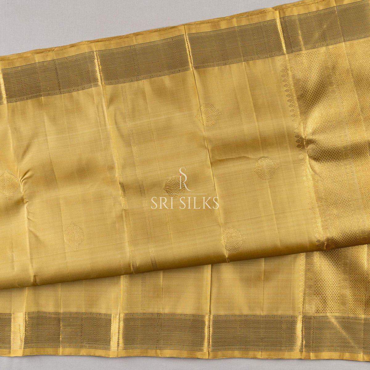 Golden Kanjivaram Silk Saree with Zari Leaf Motifs RS-KAN-GLD-052