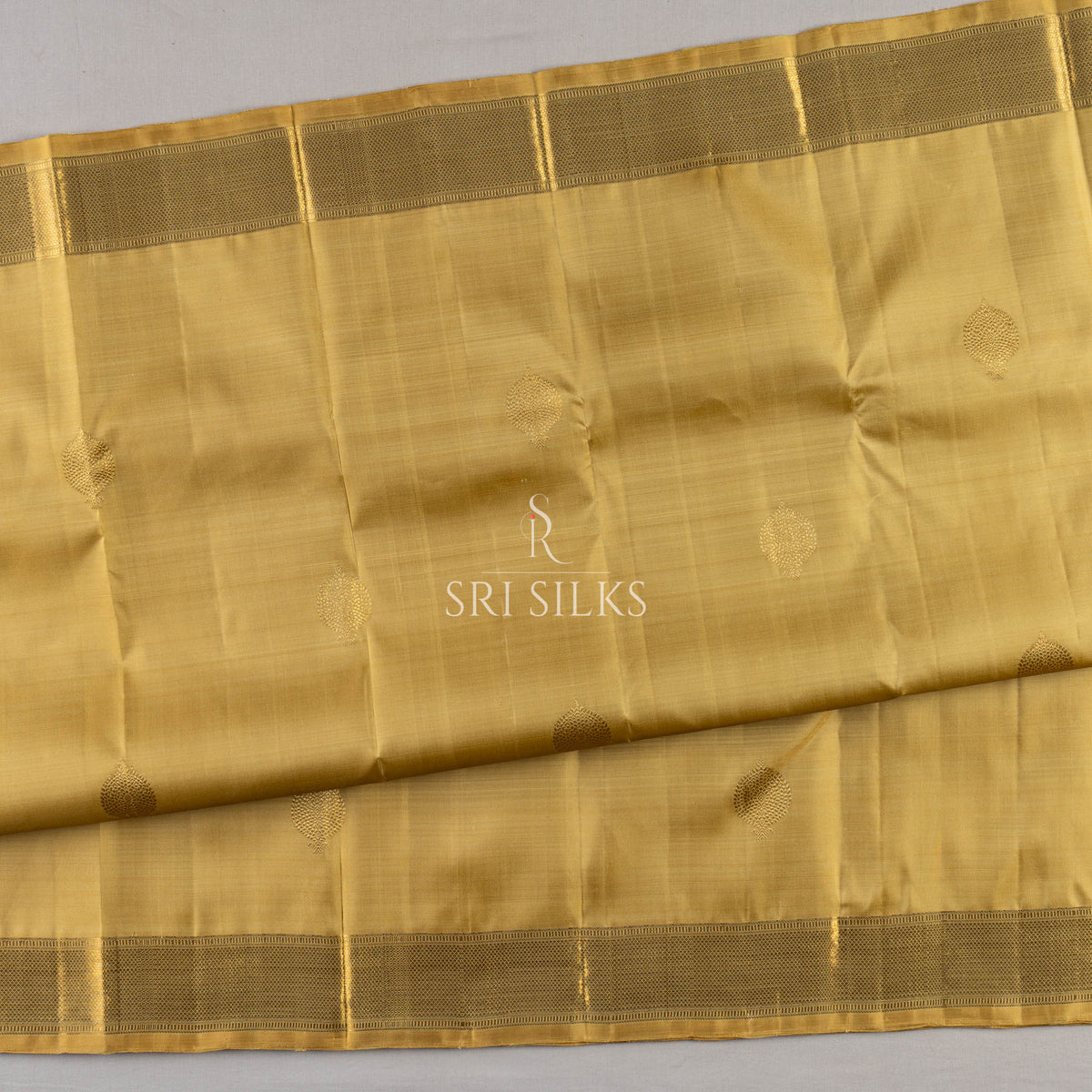 Golden Kanjivaram Silk Saree with Zari Leaf Motifs RS-KAN-GLD-052